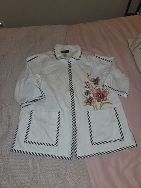 Bob Mackie Vintage Embroidered White Women’s Jacket with Black Trim